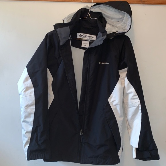 Columbia Woman’s S Packable Hooded Omni-Tech Jacket - Picture 1 of 6